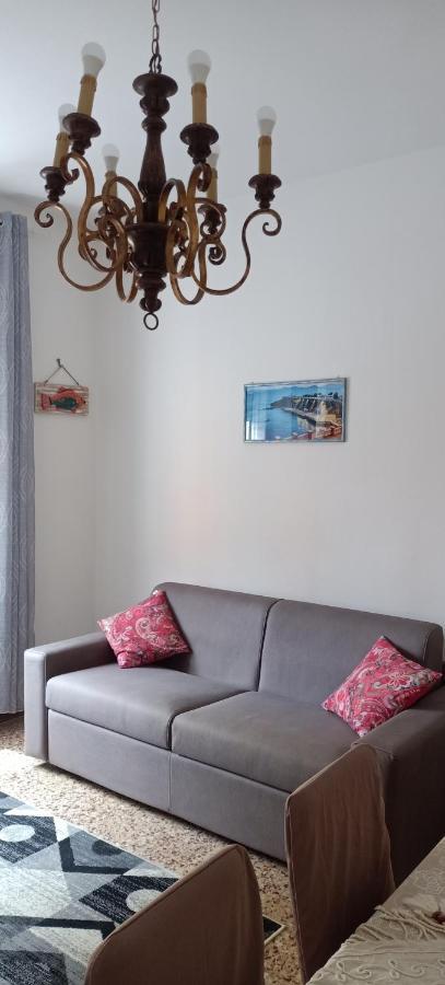 Casa Ilanfra - Gabbiano, Farfalla E Stella Marina *